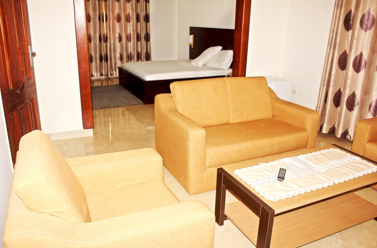 Hotel Ganiela كبالمي المظهر الخارجي الصورة